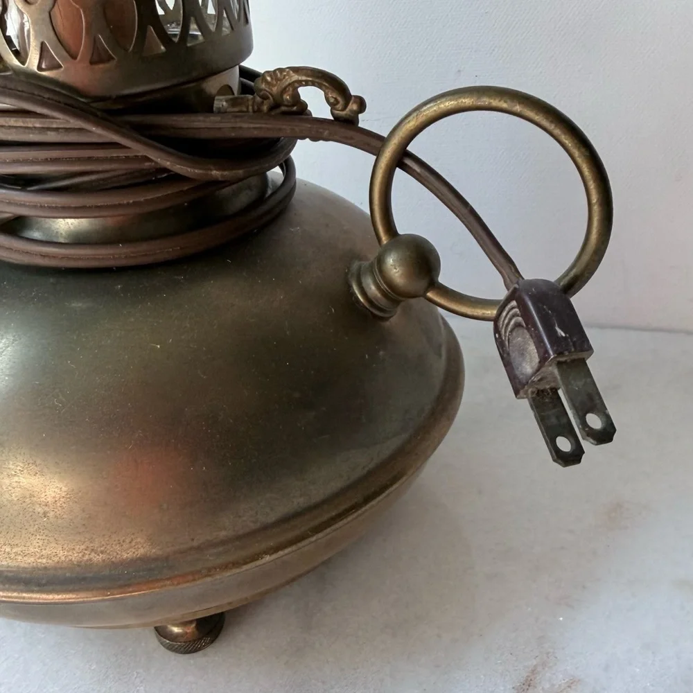 Antique-Style Brass Table Lamp with Clear Glass Chimney - Brass Finish
